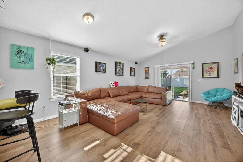 Photo 6 of 3286 Hidden Meadows Ct, Green Cove Springs, FL 32043, photographed by Megapixeler