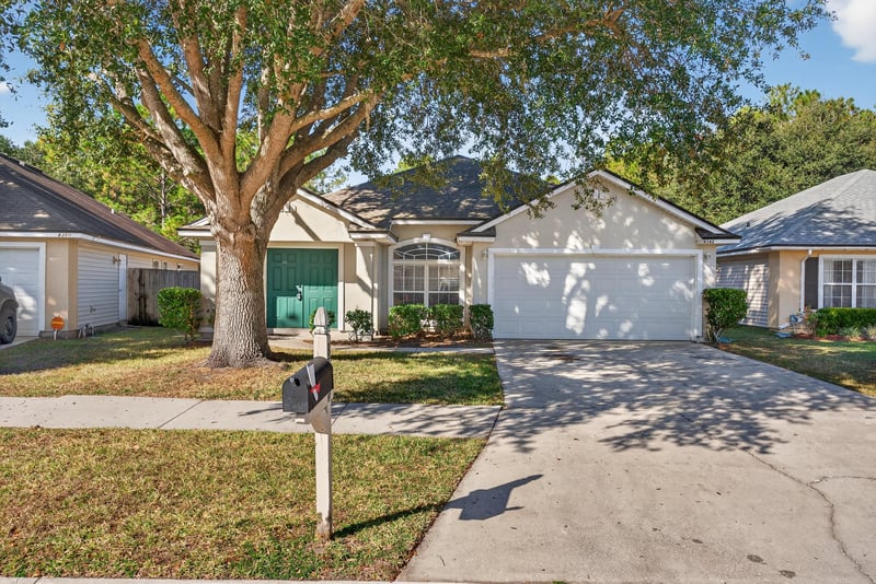 Front at 8342 Staplehurst Dr W, Jacksonville, FL 32244