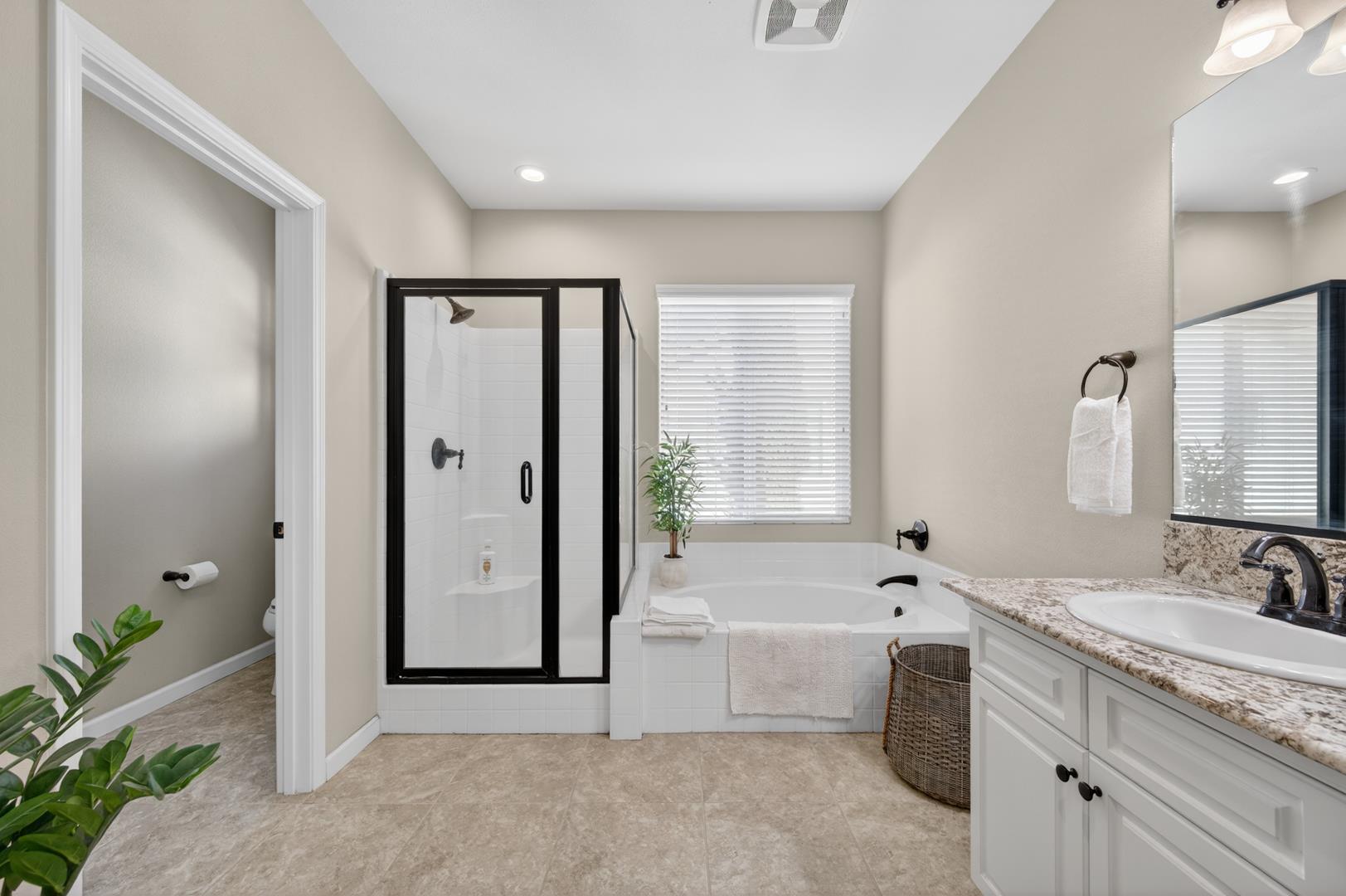 2098 Axelson Dr, photo 53