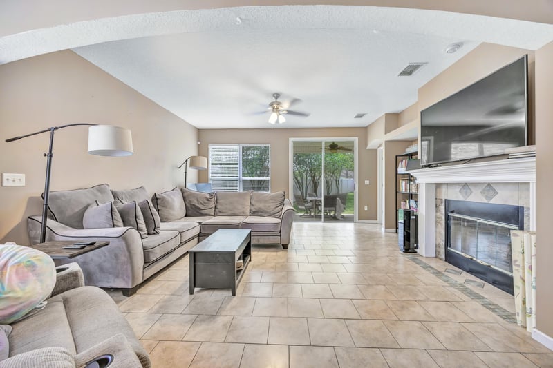 Photo 9 of 8064 Tuxford Ln, Jacksonville, FL 32244, photographed by Megapixeler