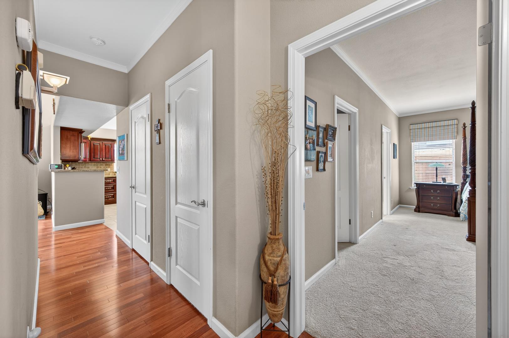 2450 E Fox Glen Ave, photo 28
