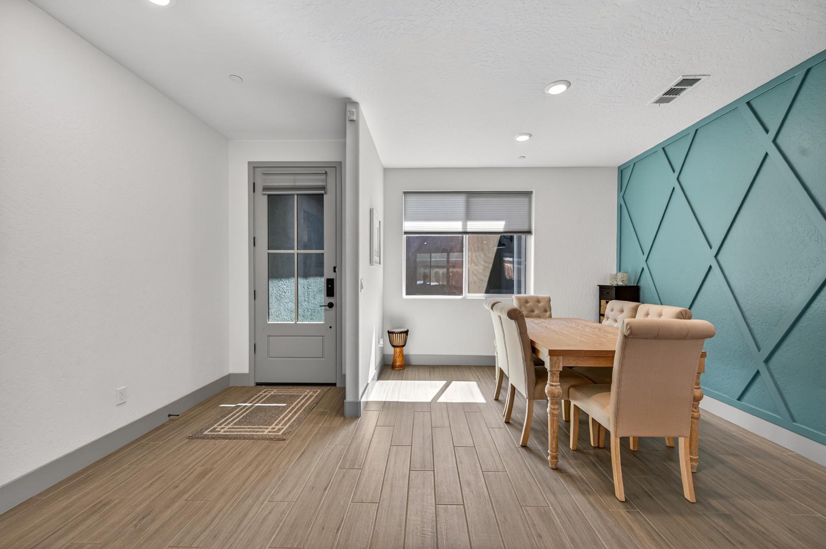 2086 N Phillip Ave, photo 22