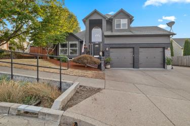 1200 NW Thorn Dr