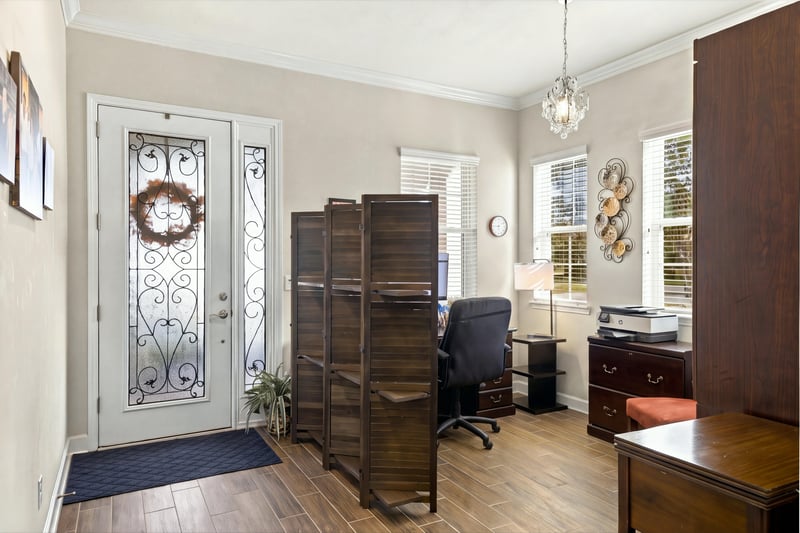 Entryway with glass front door, photographed by Megapixeler on Lucena Ln, Jacksonville, FL