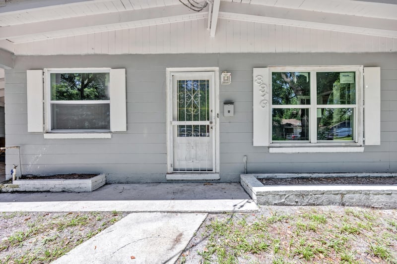 Photo 5 of 8916 Yeoman Dr, Jacksonville, FL 32208, photographed by Megapixeler