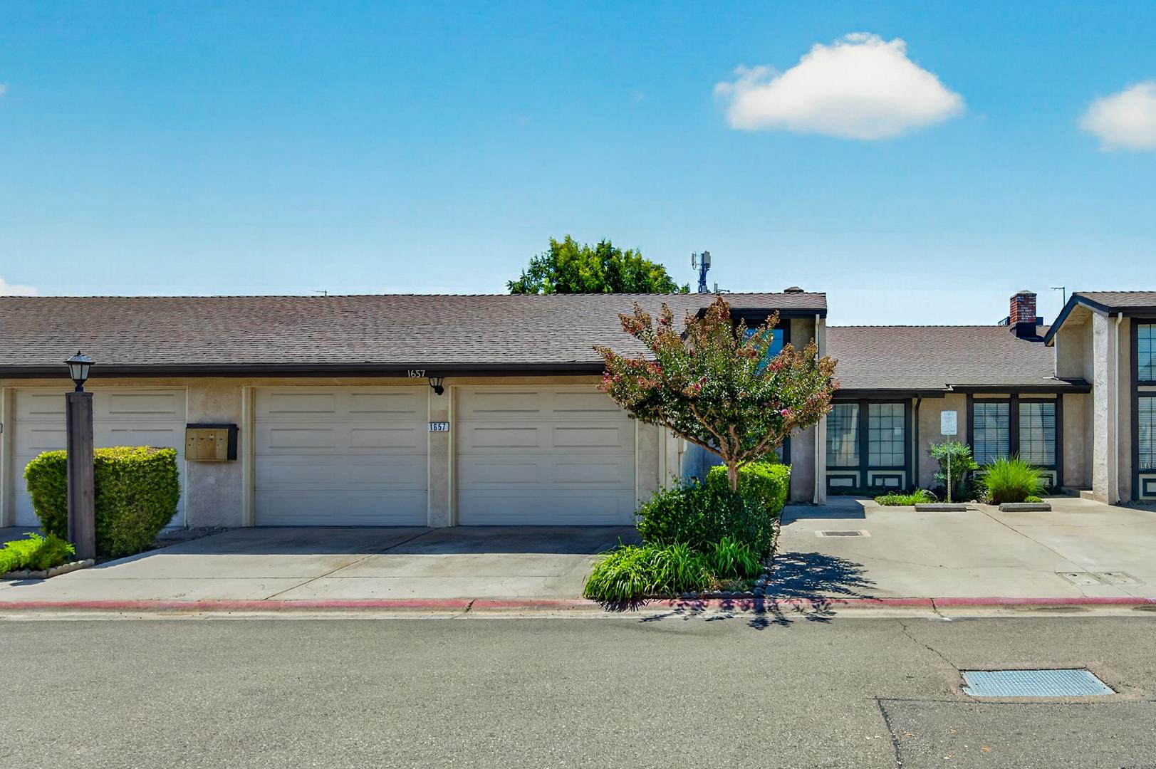 1657 Willow Ave, photo 62