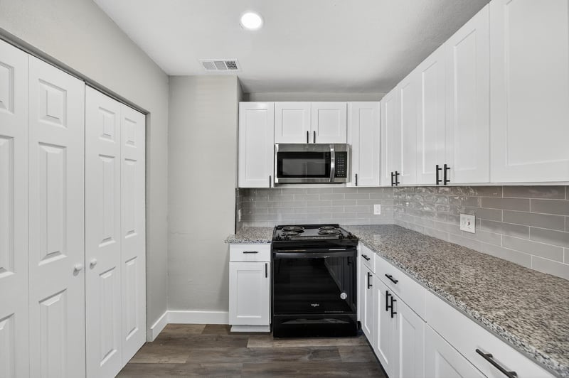 Photo 12 of 5202 Birkenhead Rd, Jacksonville, FL 32210, photographed by Megapixeler