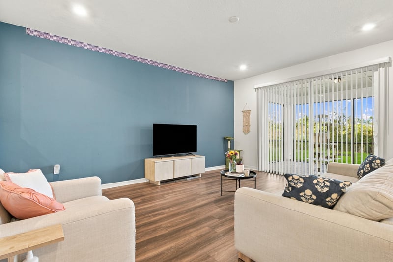 Living room with accent wall, photographed by Megapixeler on Torres Trace, St. Augustine