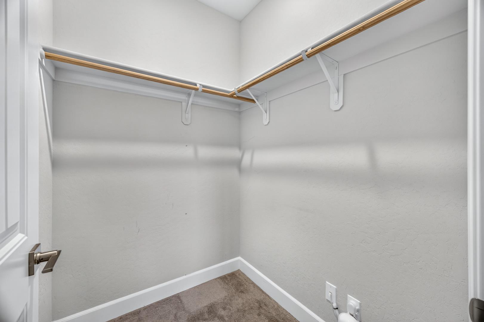 20175 Hazelwood Ln, photo 43