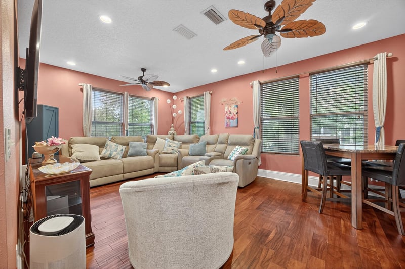 Photo 6 of 238 W 11th St, Jacksonville, FL 32206, photographed by Megapixeler