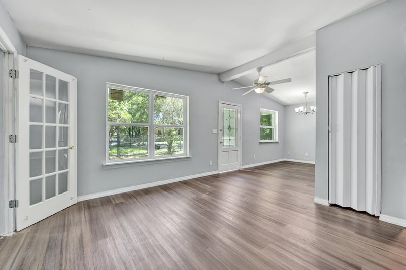Photo 6 of 8916 Yeoman Dr, Jacksonville, FL 32208, photographed by Megapixeler