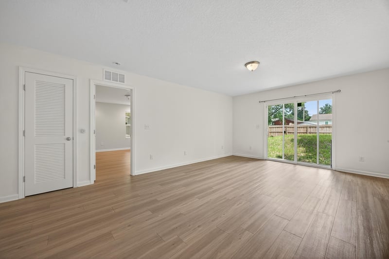 Photo 7 of 5315 Colonial Ave, Jacksonville, FL 32210, photographed by Megapixeler