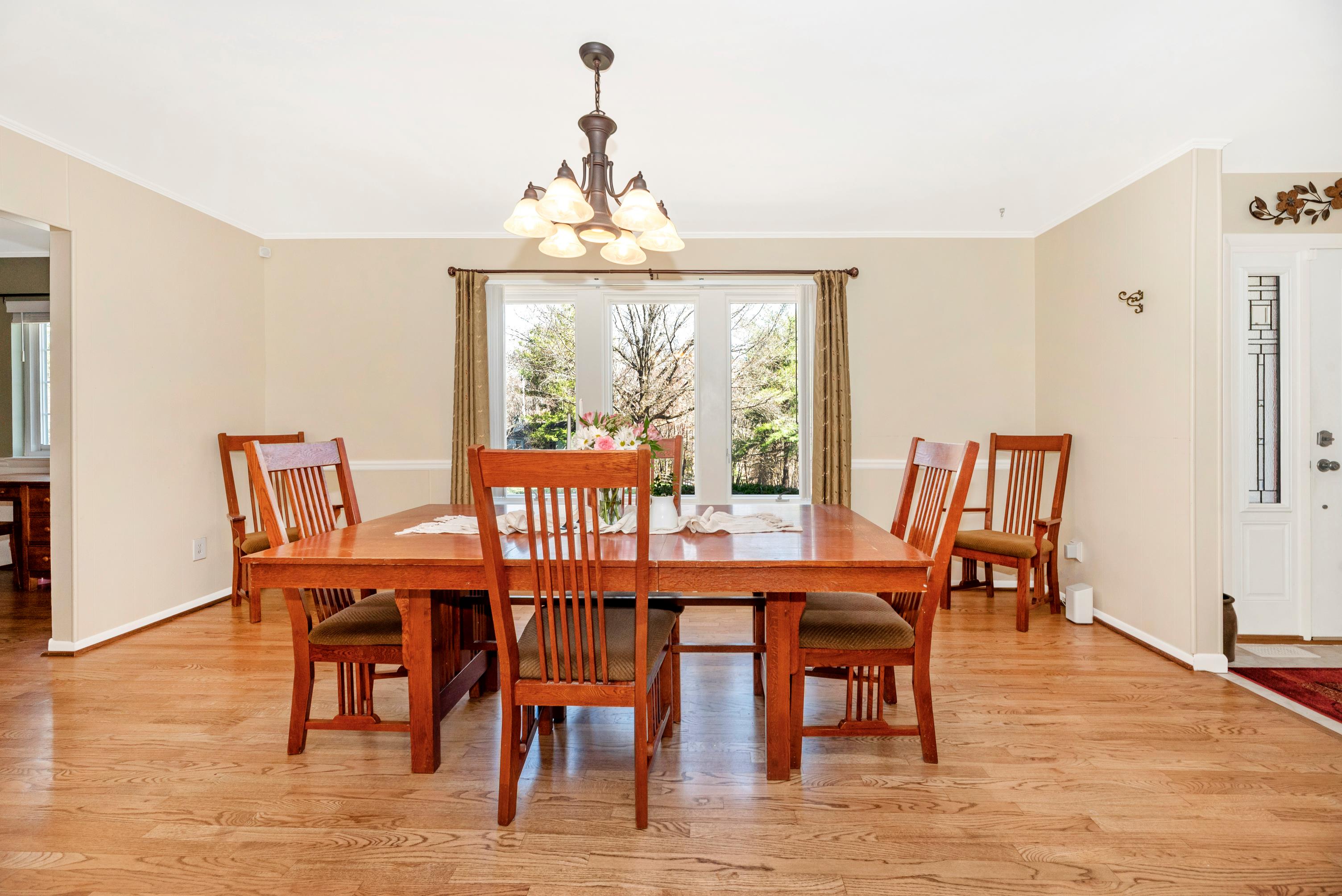 2726 Loch Haven Dr, Ijamsville, MD 21754