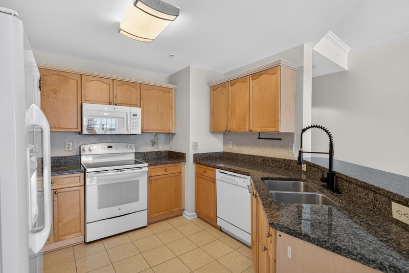 Photo 17 of 400 E Bay St #1502, Jacksonville, FL 32202, photographed by Megapixeler