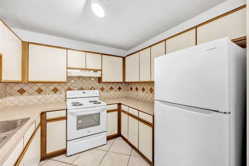 Photo 11 of 8152 Great Valley Trail, Jacksonville, FL 32244, photographed by Megapixeler