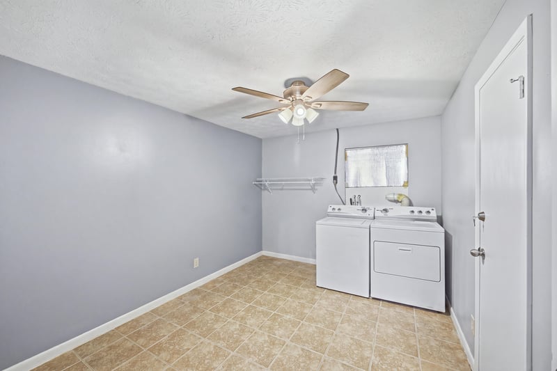 Laundry room with washer and dryer at 417 Capricorn Ln, Orange Park, FL 32073