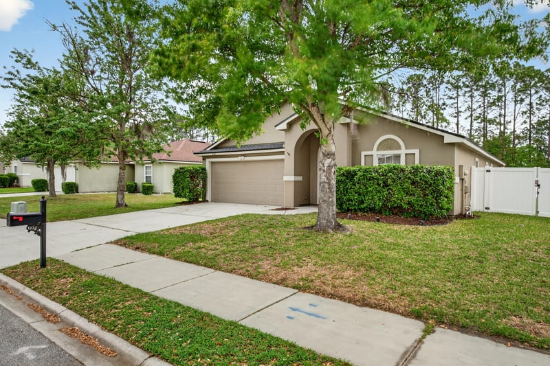 Photo 4 of 12387 Anarania Dr, Jacksonville, FL 32220, photographed by Megapixeler