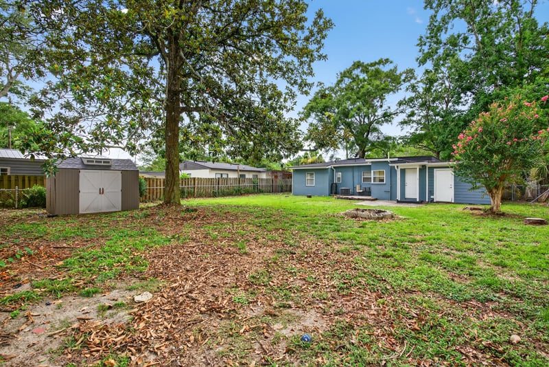 Photo 37 of 6191 Mercer Cir E, Jacksonville, FL 32217, photographed by Megapixeler