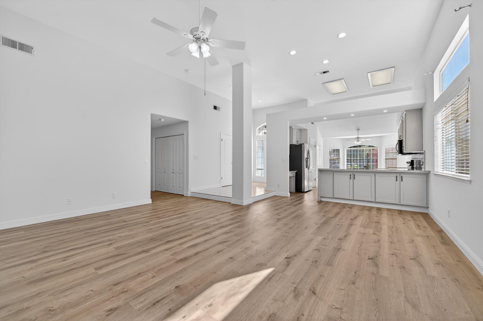 10291 N Whitney Ave., photo 8