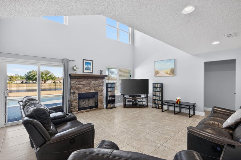 Photo 7 of 2917 Berta Pl, Green Cove Springs, FL 32043, photographed by Megapixeler