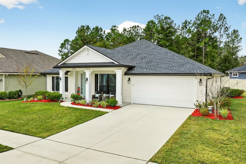 Front Diagonal Right at 1733 Austin Lk Wy, Middleburg, FL 32068