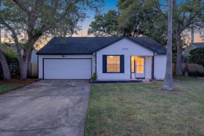 Photo 2 of 14203 Hampton Falls Dr N, Jacksonville, FL 32224, photographed by Megapixeler