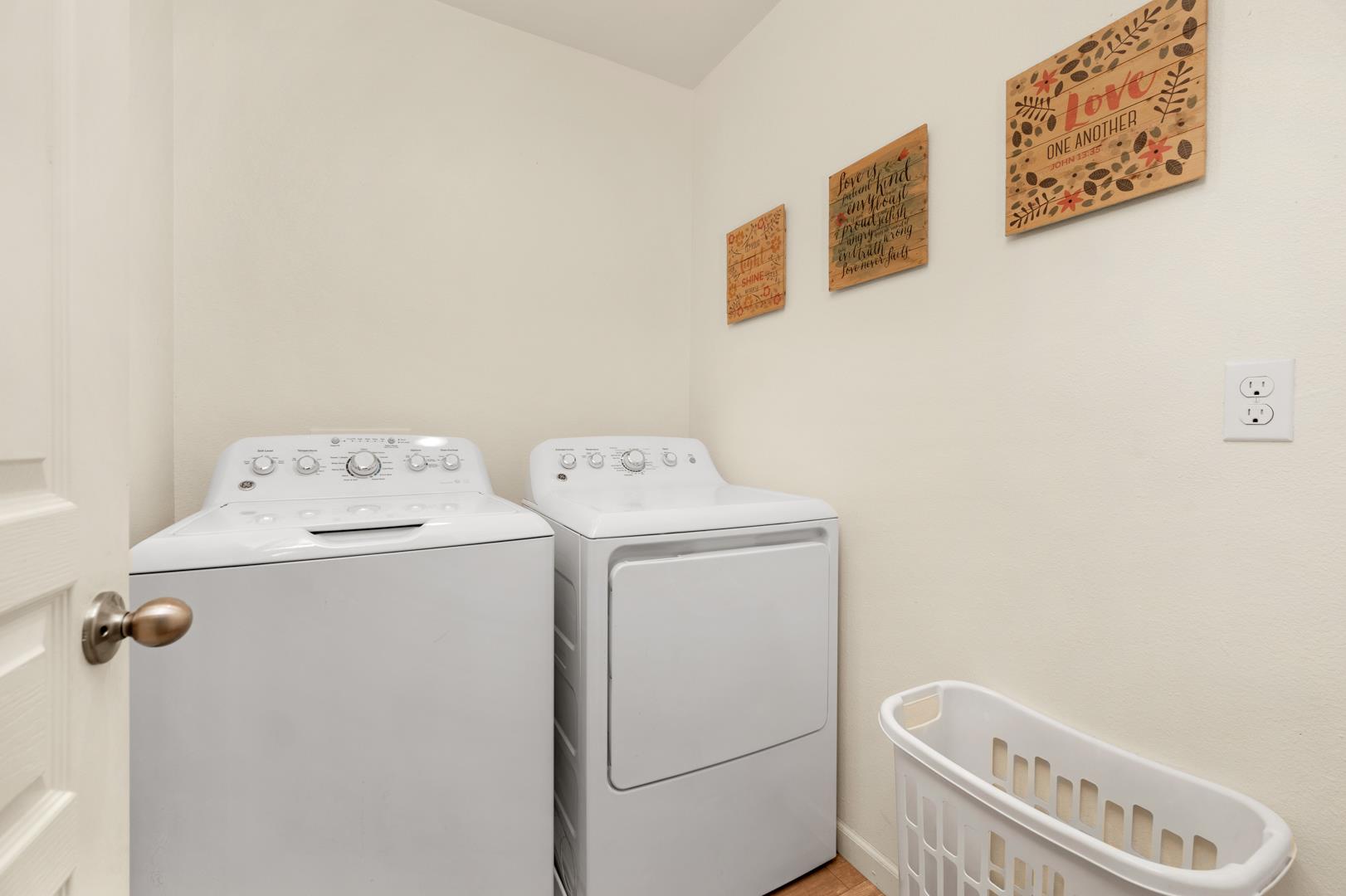 5566 W Farrin Ave, photo 35
