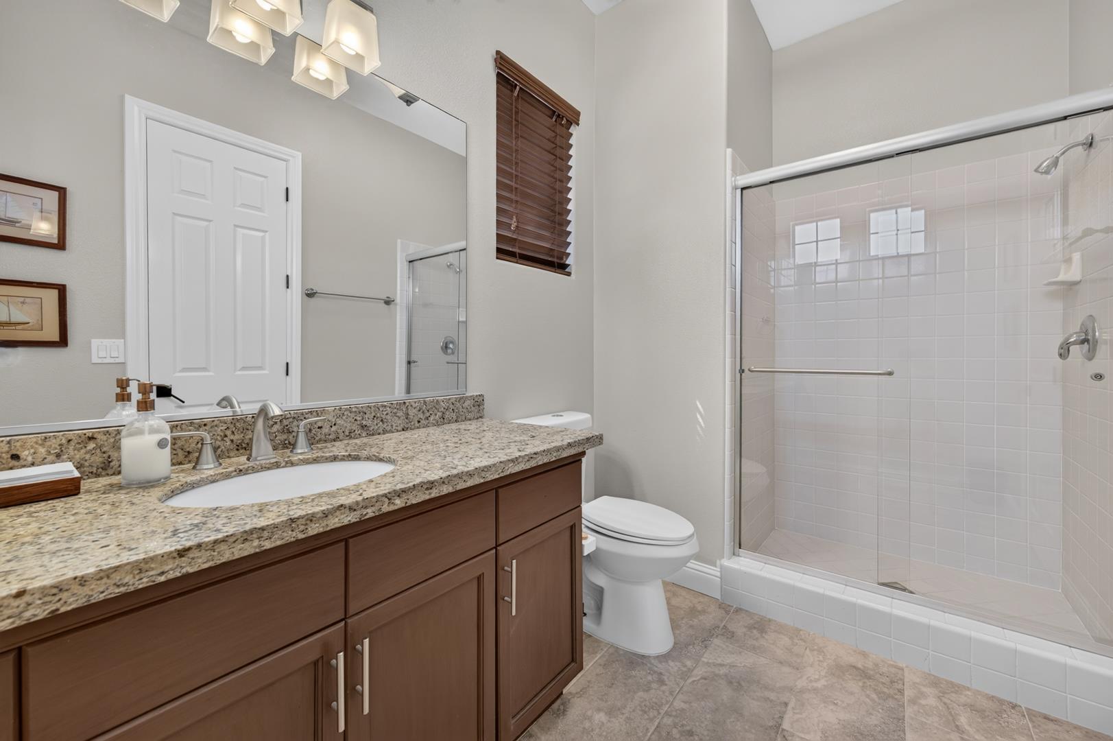 633 W Richmond Ave, photo 29
