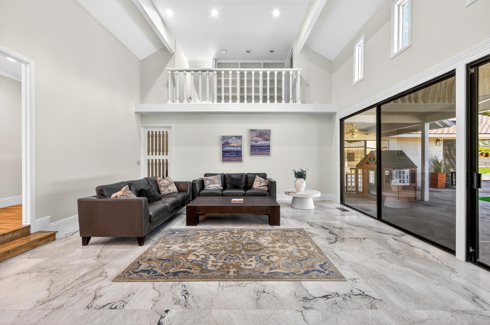 5261 N Van Ness Blvd, photo 49