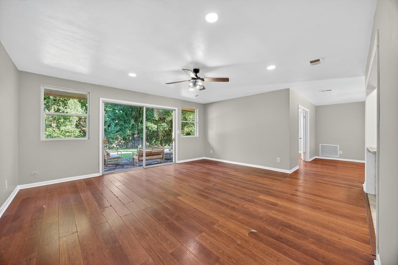 Photo 7 of 1355 Lamanto Ave E, Jacksonville, FL 32211, photographed by Megapixeler