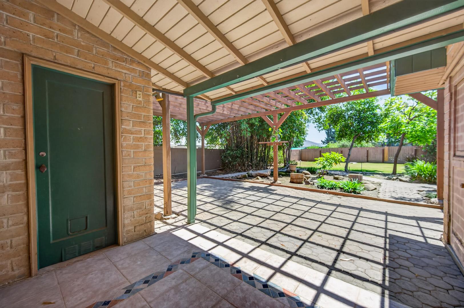 1220 E Sussex Way, photo 47