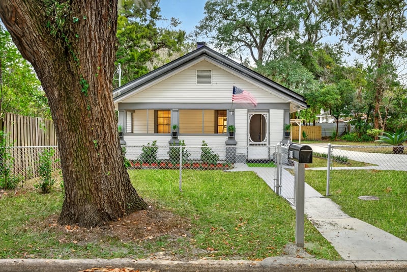 Photo 6 of 918 Glencarin Street, Jacksonville, FL 32208, photographed by Megapixeler