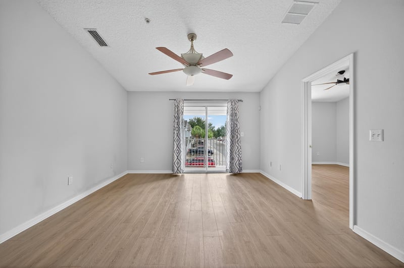 Photo 6 of 7055 Deer Lodge Cir #105, Jacksonville, FL 32256, photographed by Megapixeler