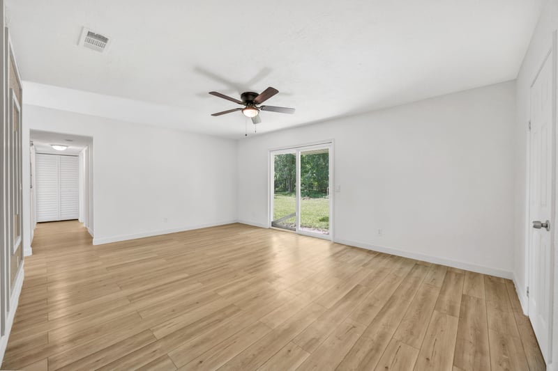 Photo 5 of 5736 Kinlock Ct, Jacksonville, FL 32219, photographed by Megapixeler