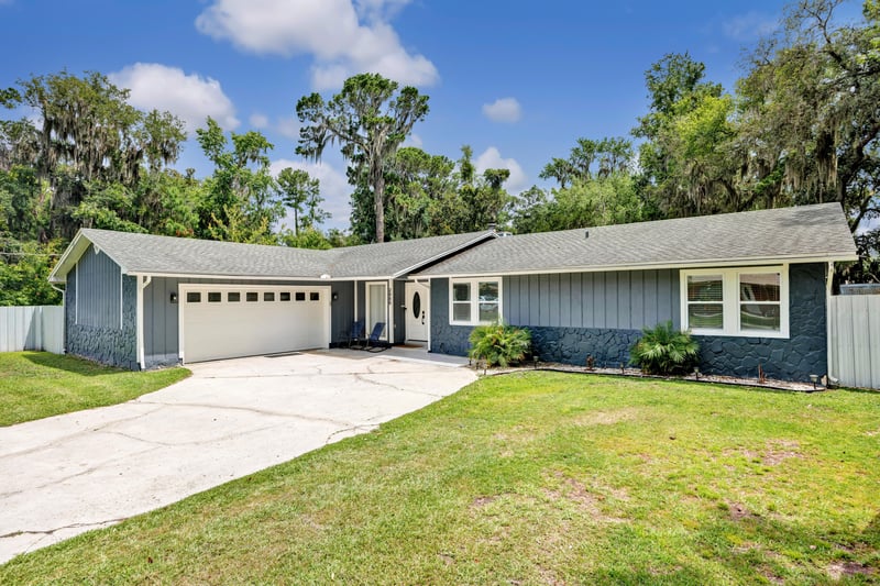 Photo 2 of 2980 Oak Rd, Orange Park, FL 32065, photographed by Megapixeler