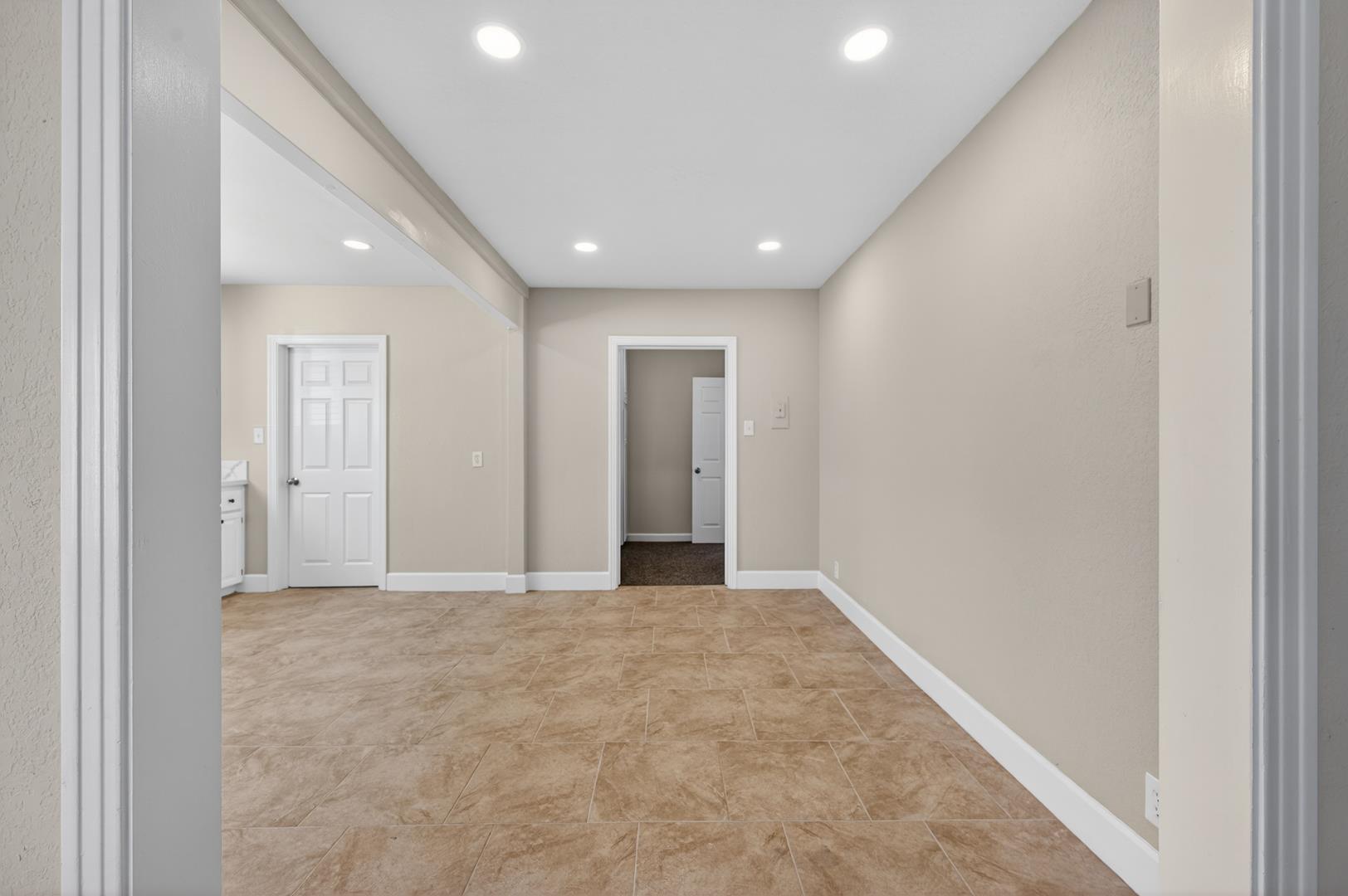 1146 E Cortland Ave, photo 12