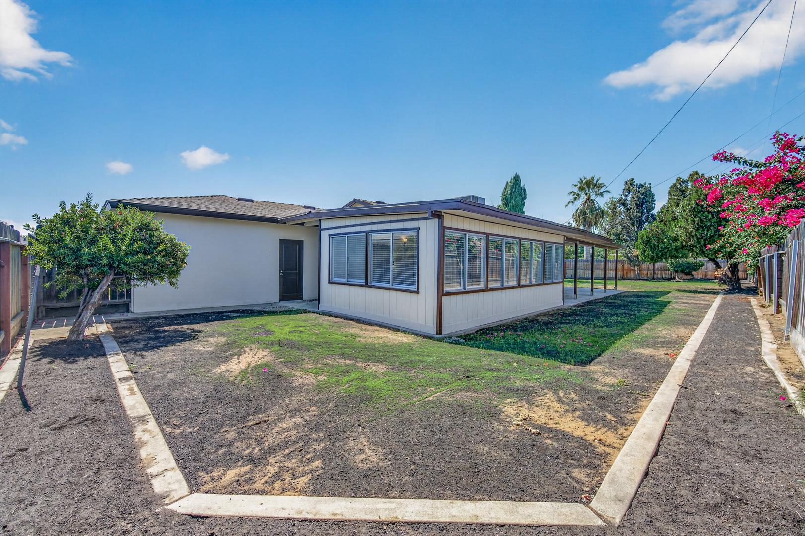 957 W Pico Ave, photo 34