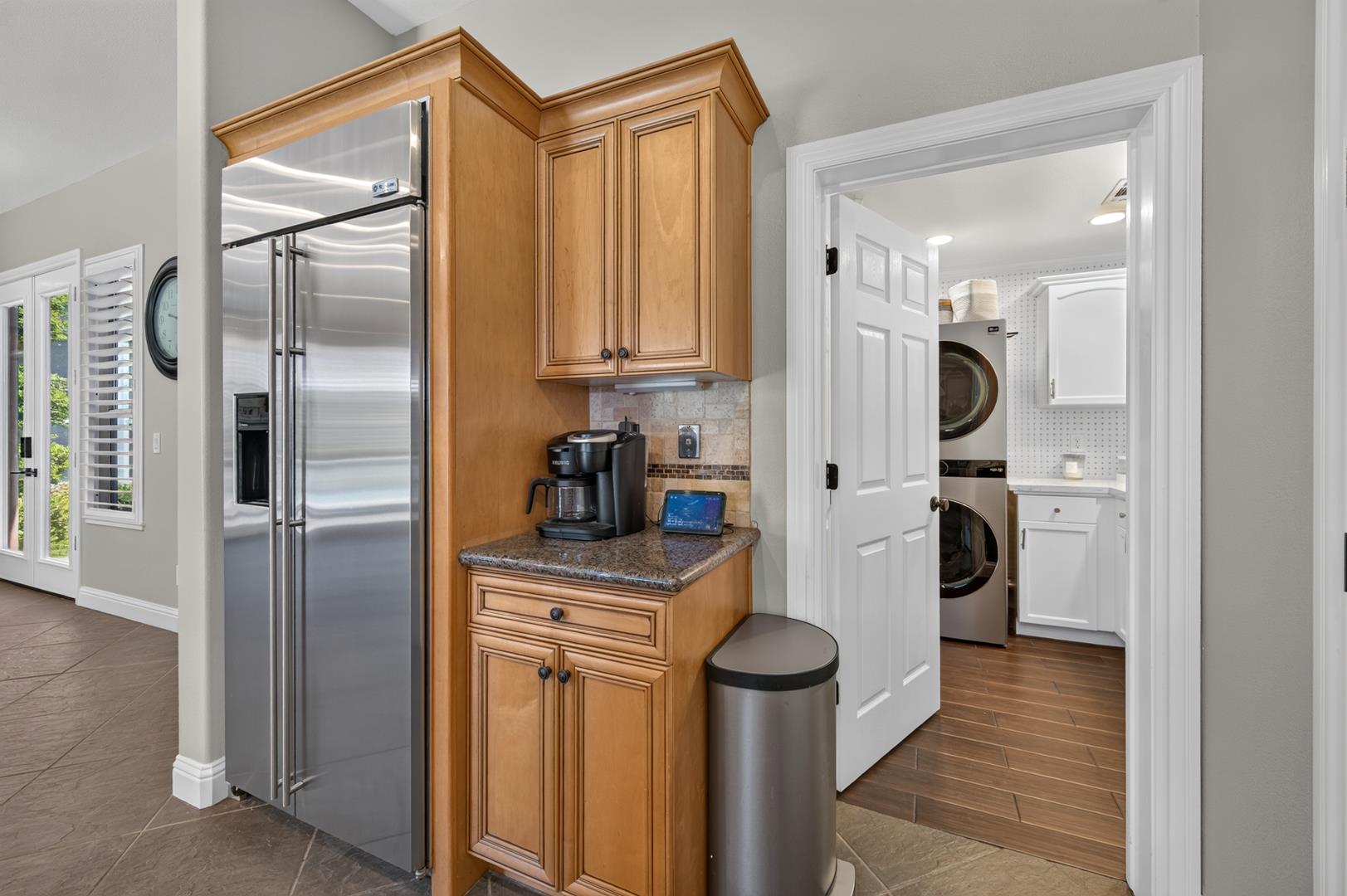 633 W Richmond Ave, photo 52