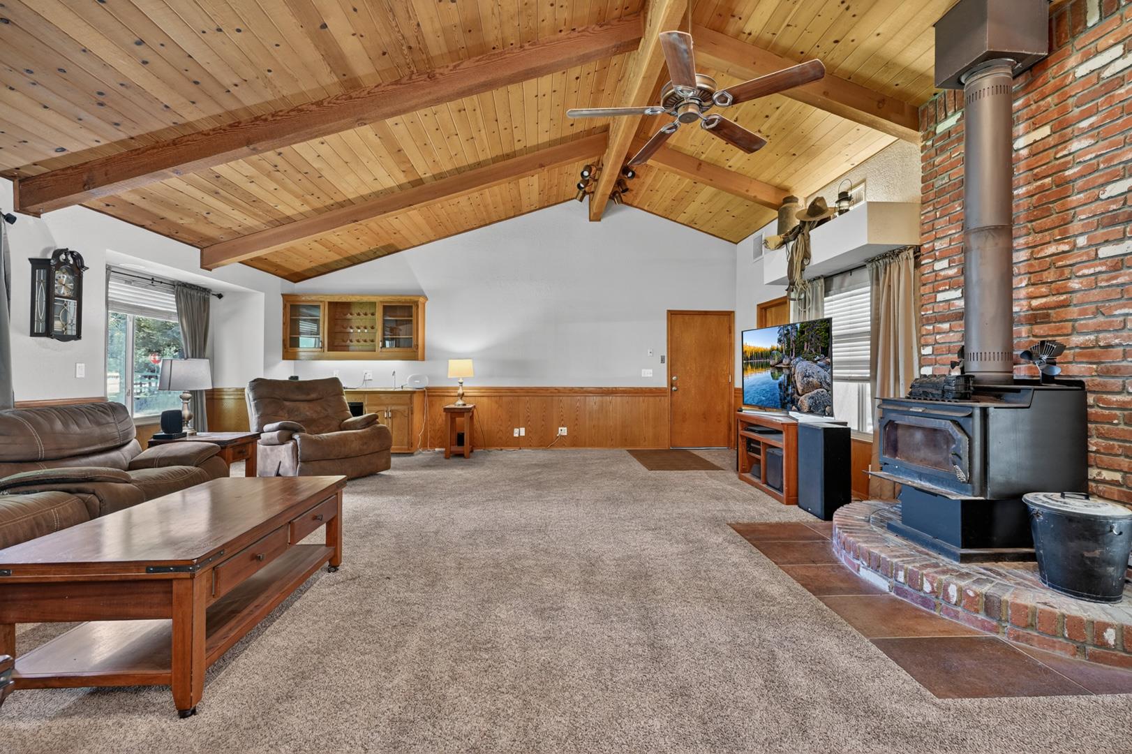 1185 N Locan Ave, photo 26