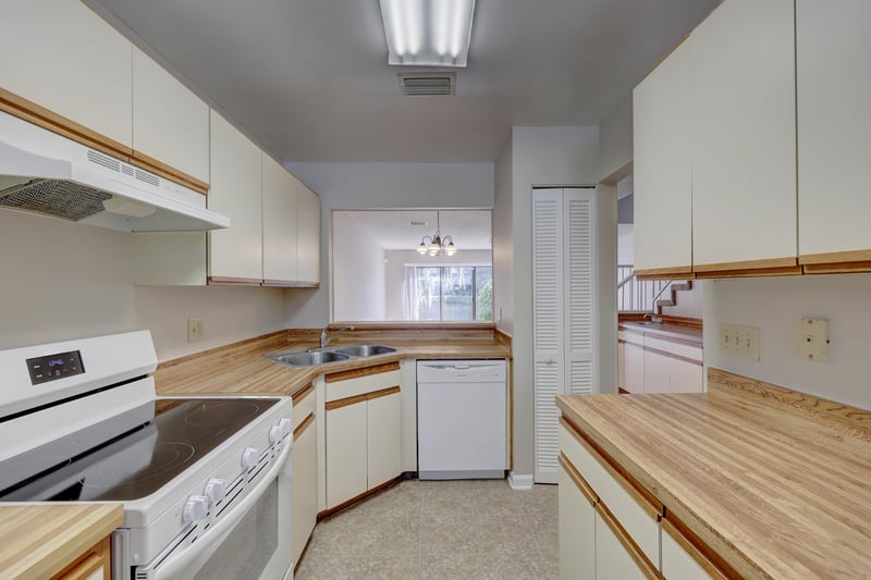 Kitchen at 3801 Crown Point Rd unit 2132, Jacksonville, FL 32257