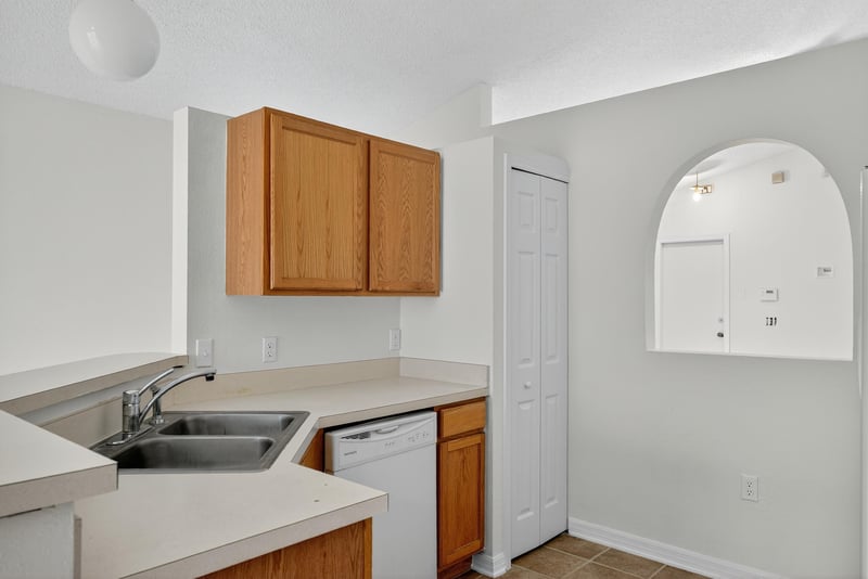 Photo 13 of 2042 Wiley Oaks Ln, Jacksonville, FL 32210, photographed by Megapixeler