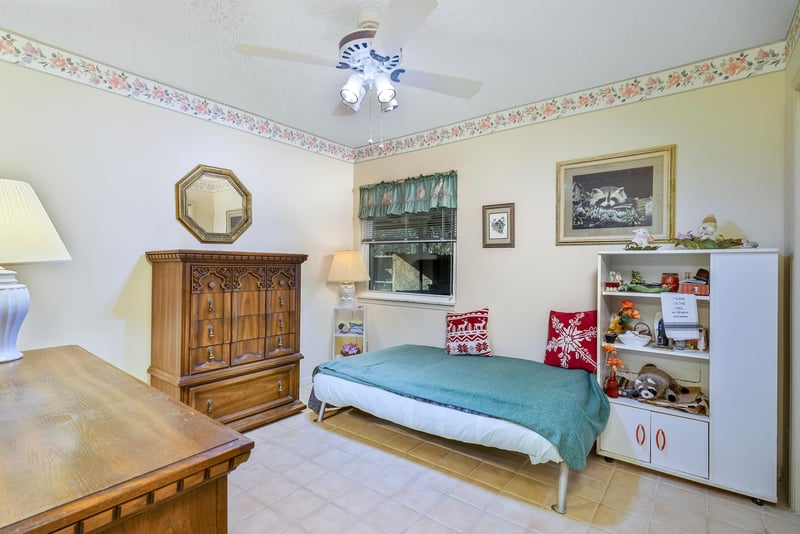 Photo 16 of 5522 La Moya Ave, Jacksonville, FL 32210, photographed by Megapixeler