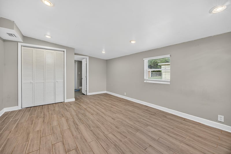 Photo 12 of 1023 De Paul Dr, Jacksonville, FL 32218, photographed by Megapixeler