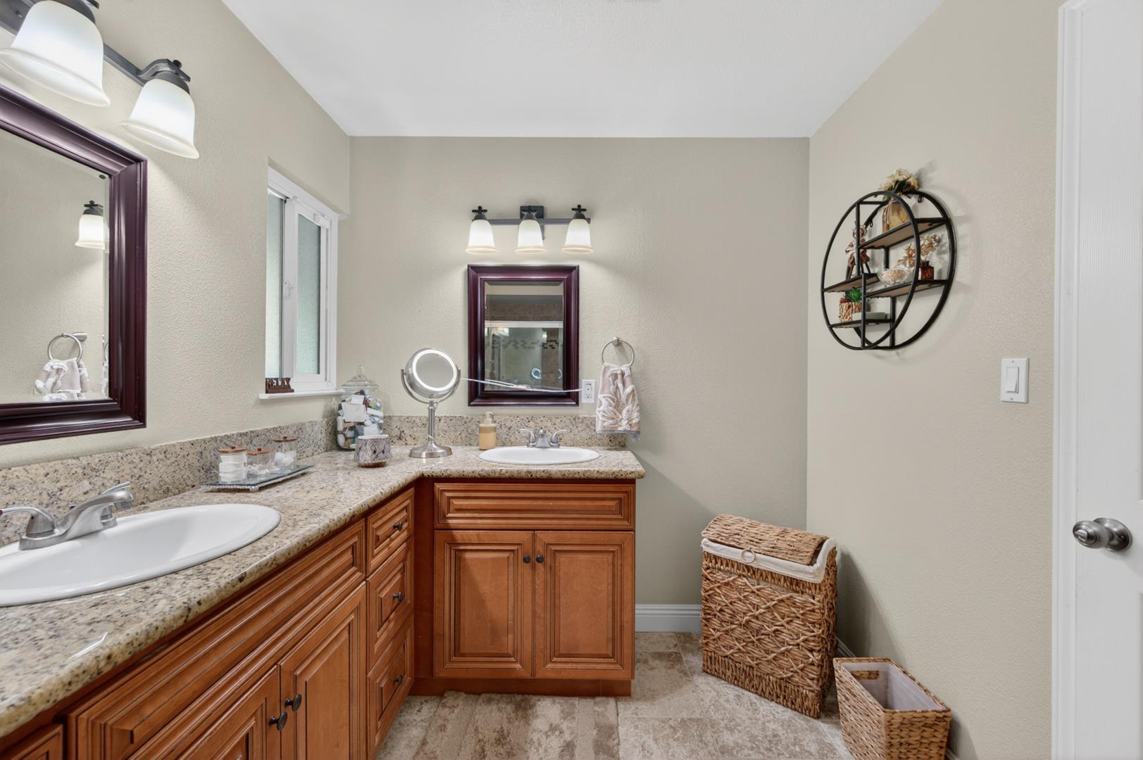 3132 W Alluvial Ave, photo 32