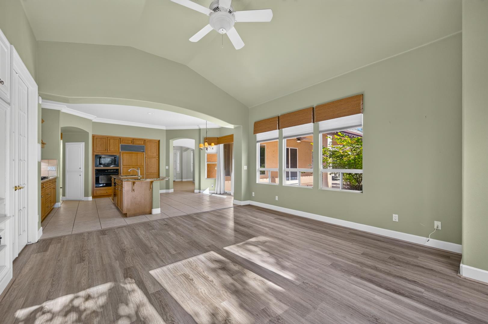 11 W Jordan Ave, photo 42