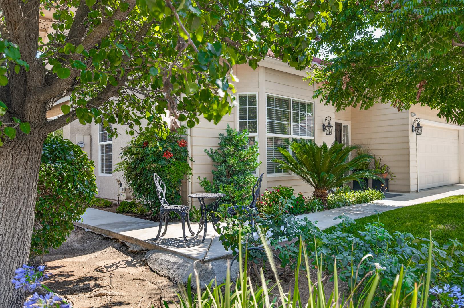 337 Village Dr, photo 8