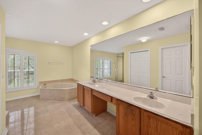 Photo 32 of 11092 Turnbridge Dr, Jacksonville, FL 32256, photographed by Megapixeler