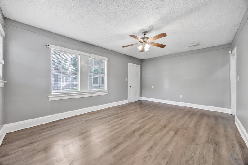 Photo 8 of 1439 W 15th St, Jacksonville, FL 32209, photographed by Megapixeler