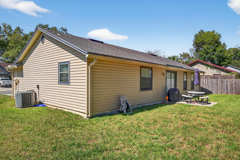 Photo 23 of 7987 Winterwood Ln, Jacksonville, FL 32210, photographed by Megapixeler