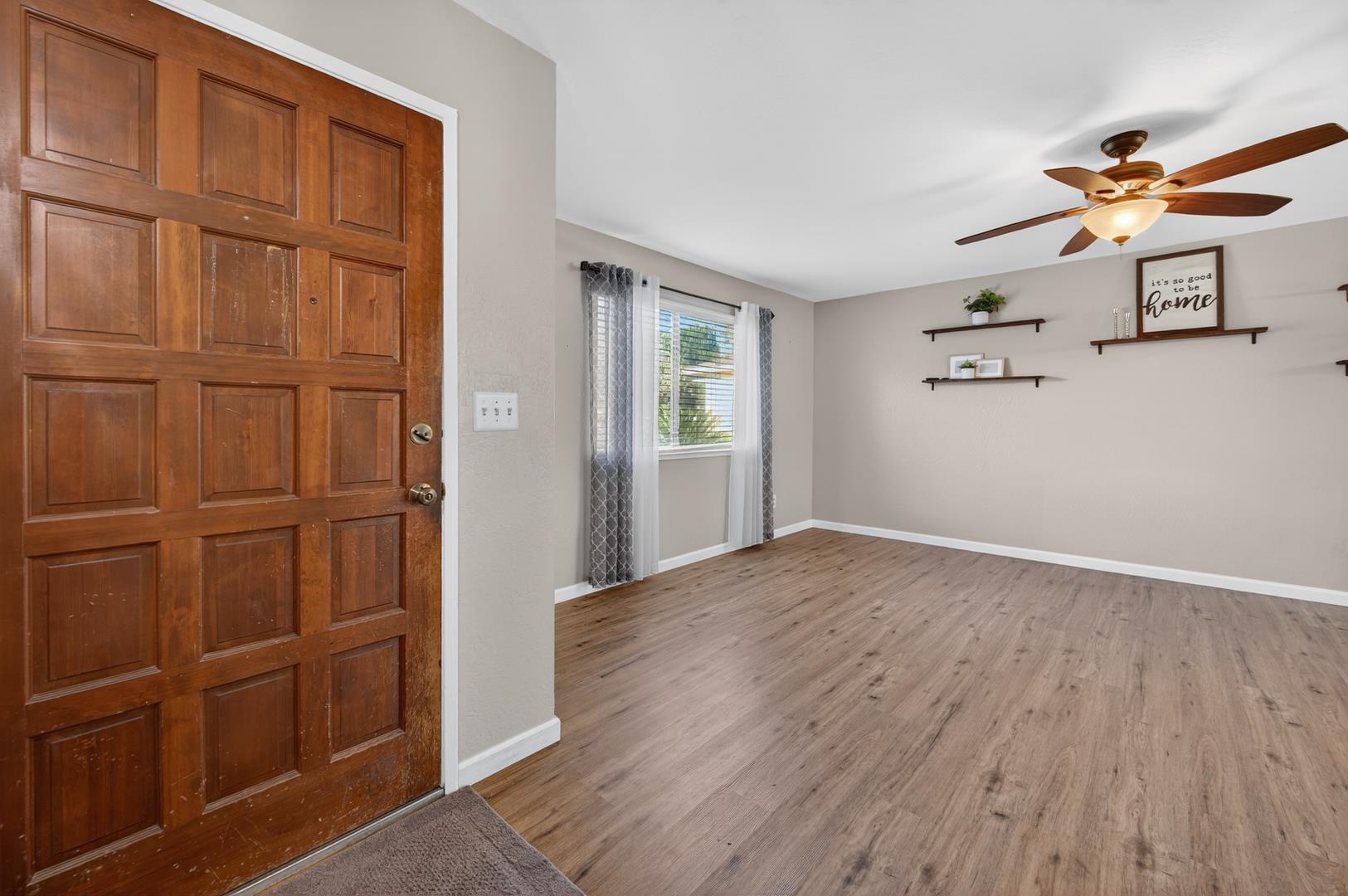 1235 W Dyer Ave, photo 27